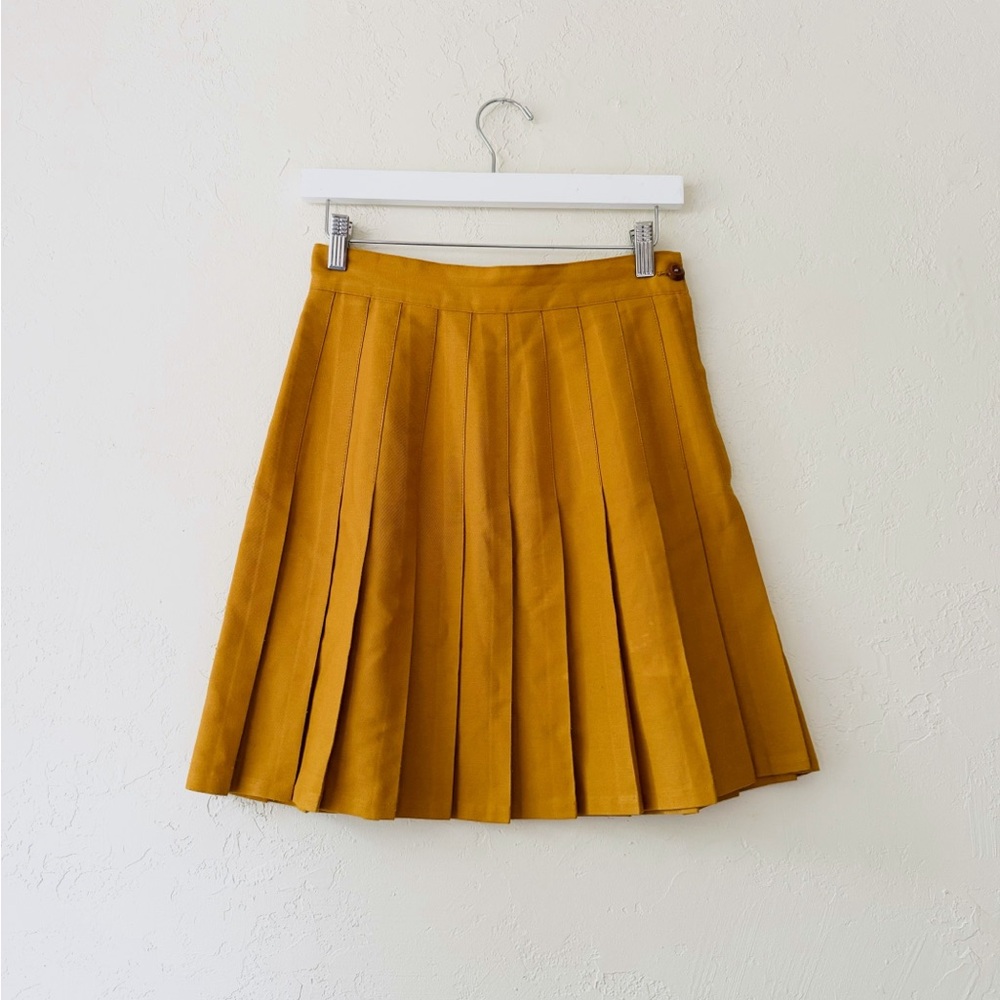 Vintage marigold mustard yellow  pleated mini skirt with zipper closure